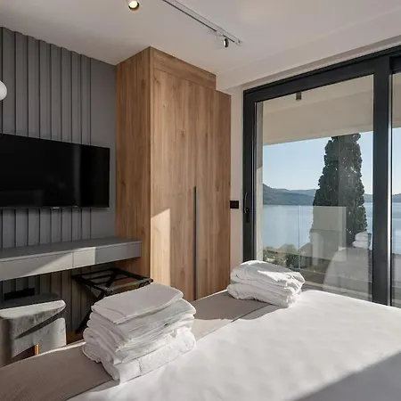 Only Via Contact-photos Extremely Well-equipped Vakantiehuis *